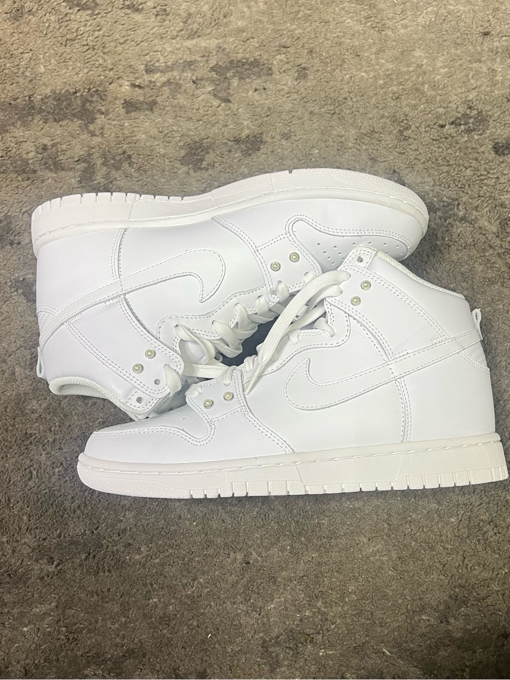 Nike Dunk High SE White Metallic
Silver Sneakers W 8